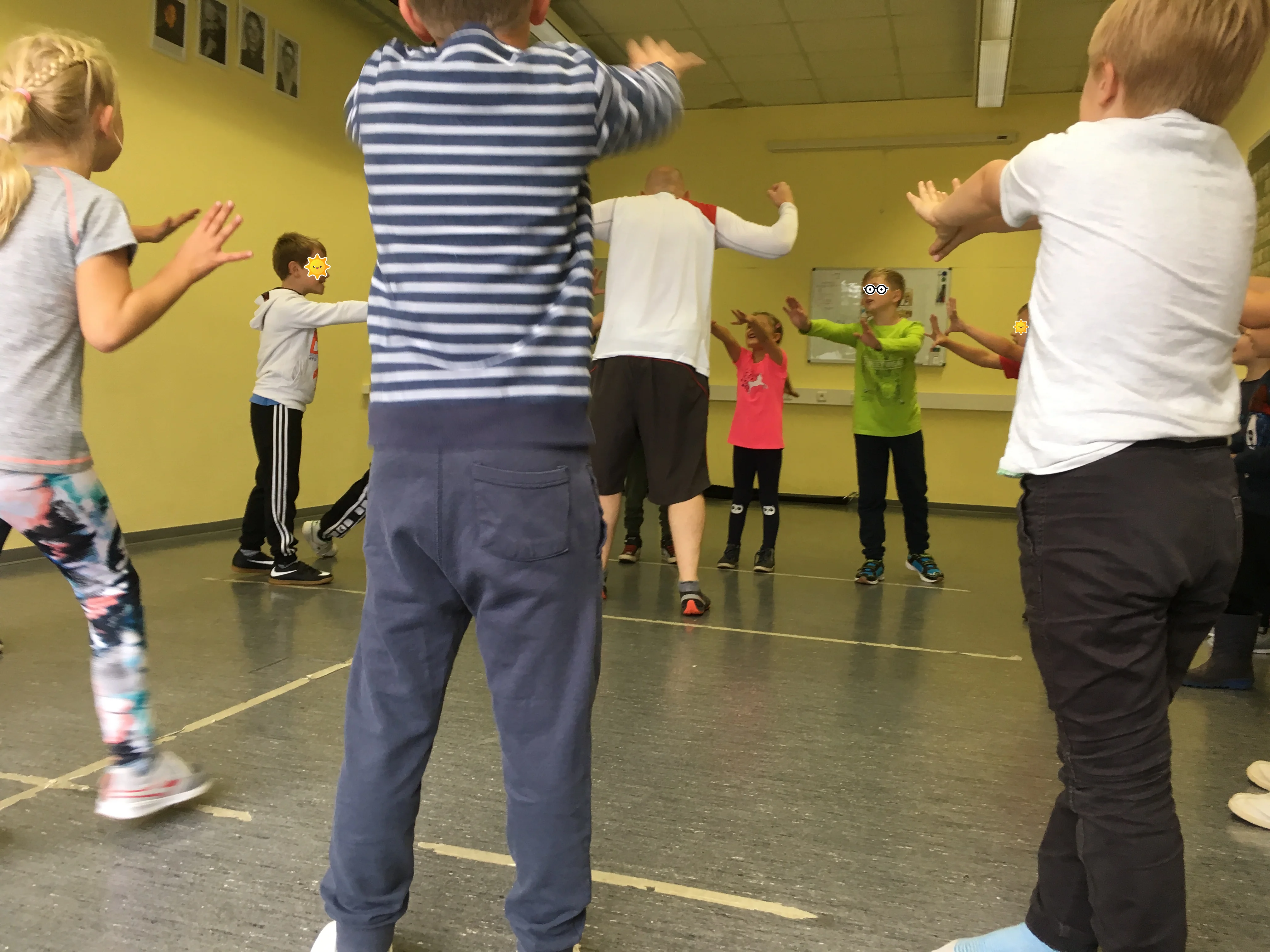 Kids WingTsun Training Attendorn – Kinder üben Selbstverteidigung im Kreis