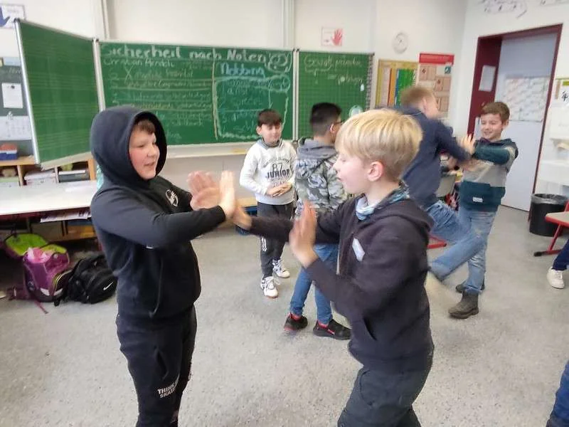 Sonnenschule Gewaltprävention – Foto 3